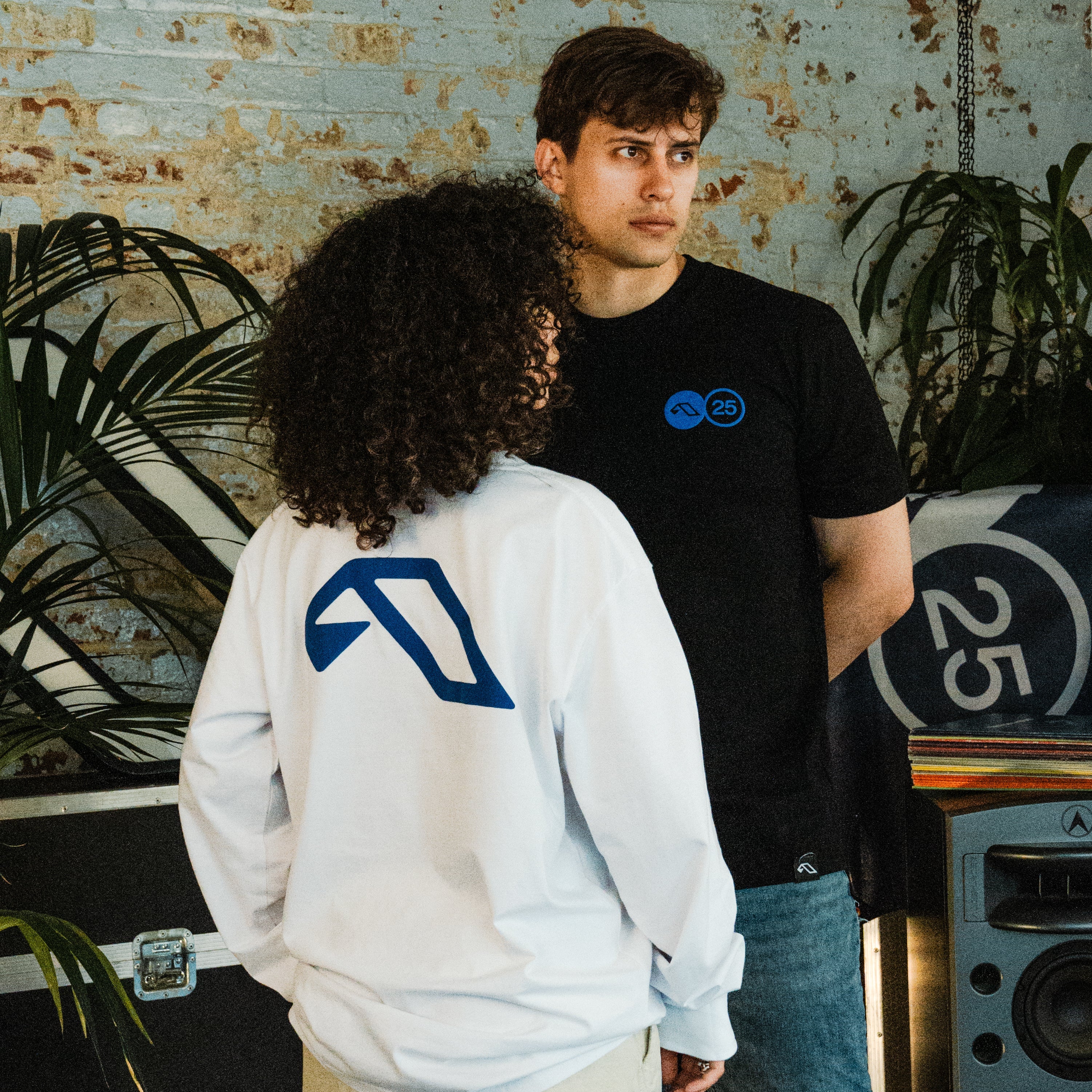 Anjuna Anjuna25 Puff Print Long Sleeve Tee / White Long Sleeve Anjuna25 Puff Print Long Sleeve Tee / White - S