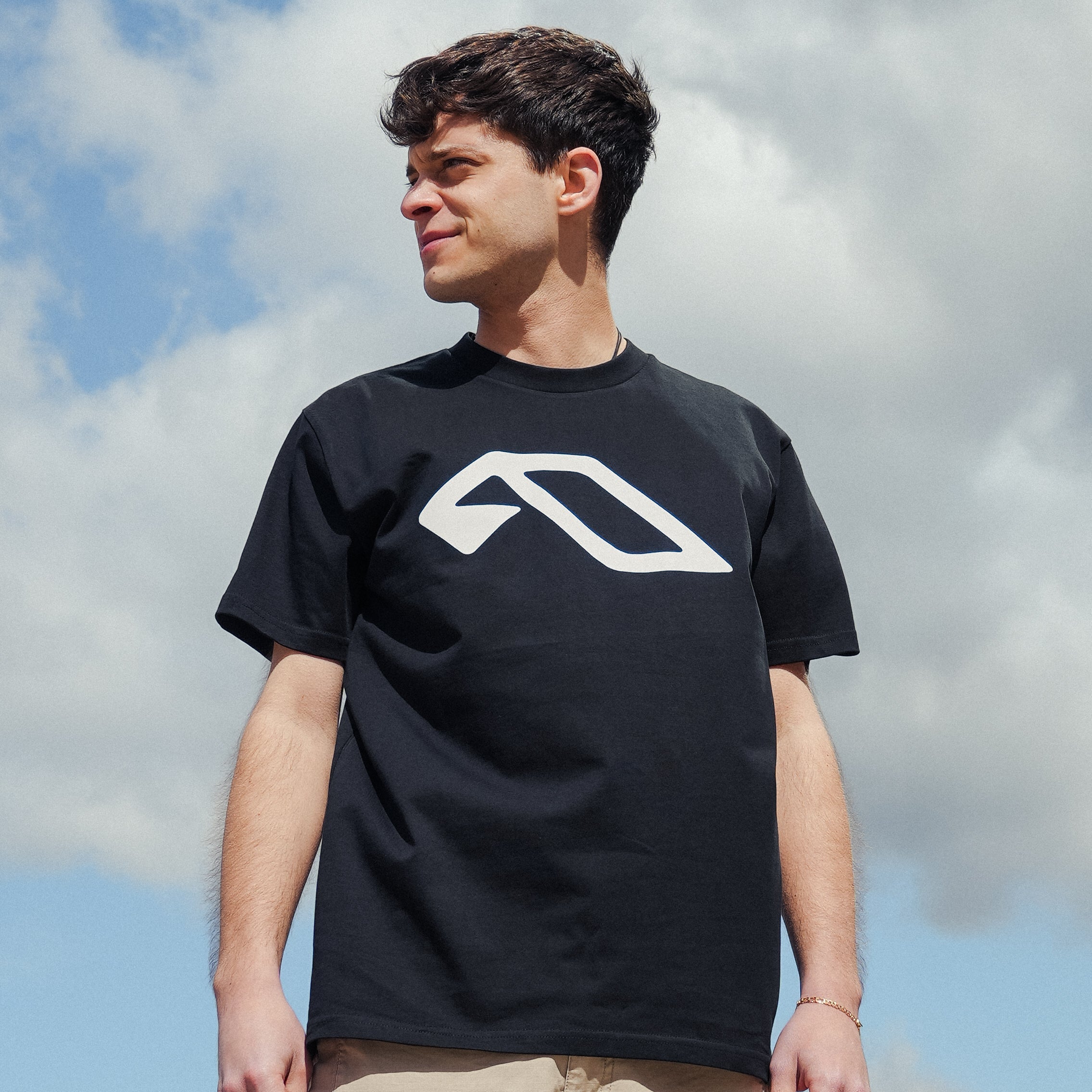 Anjuna Classic Tee / Black (Relaxed Fit)